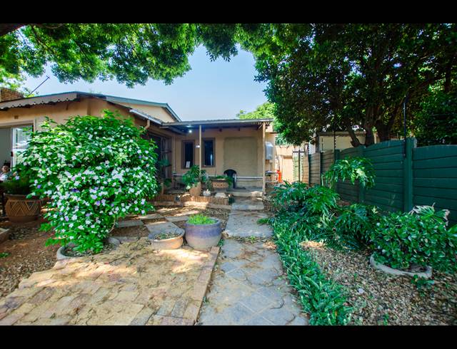 6 BEDROOM FREEHOLD FOR SALE IN HEIDELBERG CENTRAL